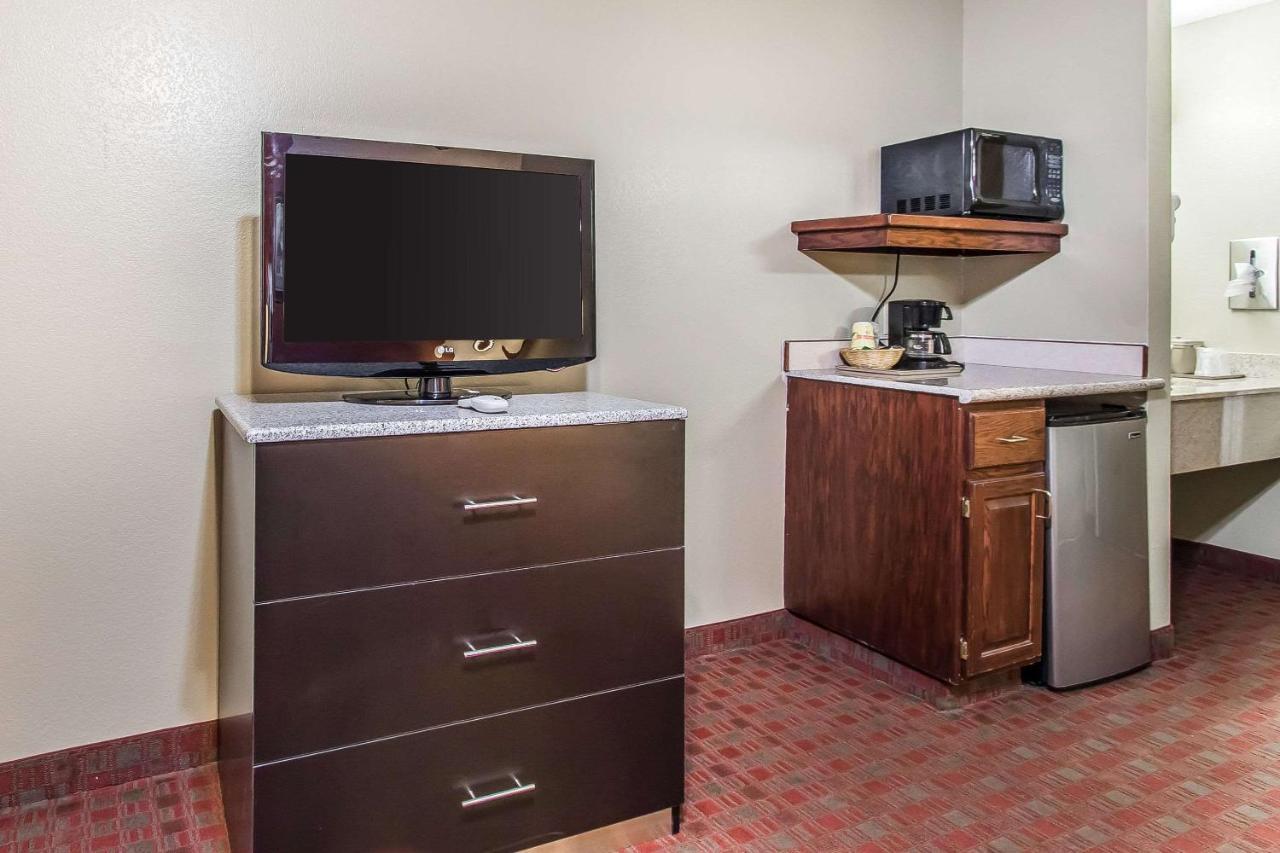Quality Inn & Suites La Vergne Exteriér fotografie