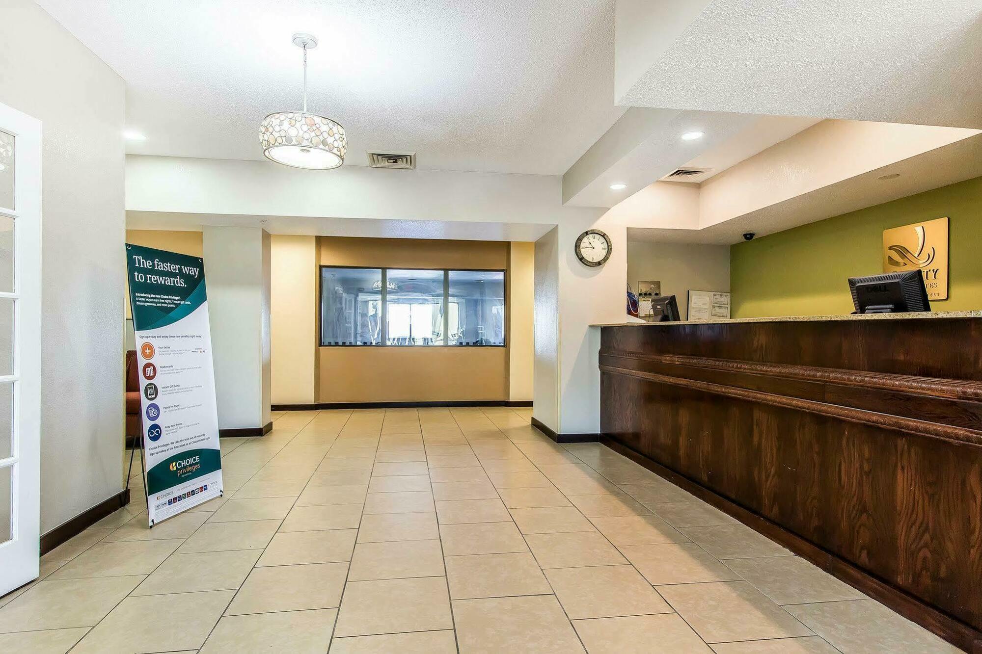 Quality Inn & Suites La Vergne Exteriér fotografie