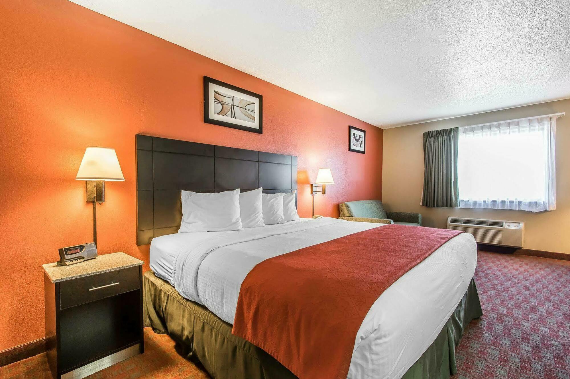 Quality Inn & Suites La Vergne Exteriér fotografie